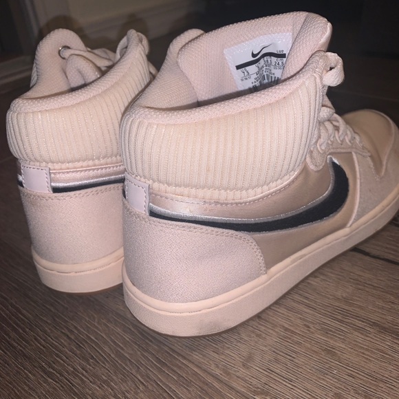 Nike Mid Rise Sneaker Cream / Guava Ice - Picture 3 of 4